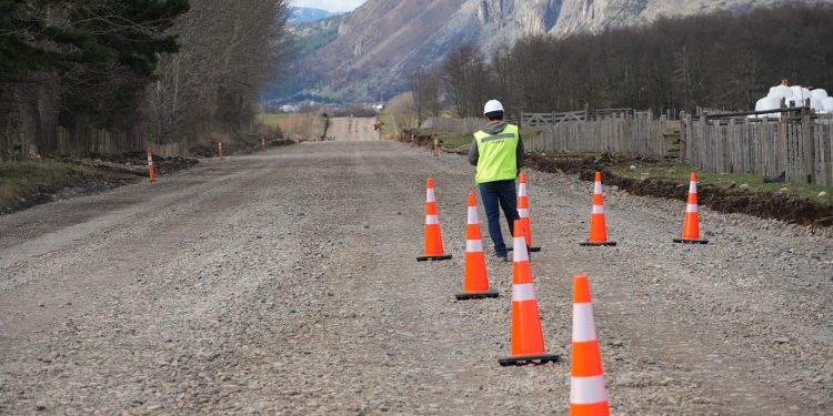 Gobierno Regional de Aysén y gremios solicitan soluciones urgentes ante mal estado de la Ruta 7