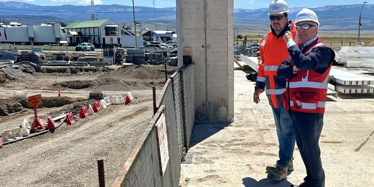 Senador Sandoval visitó obras de construcción de nuevo aeropuerto de Balmaceda