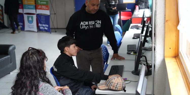 Universidad de Aysén cierra proceso de matrículas 2025 con récord de admisión