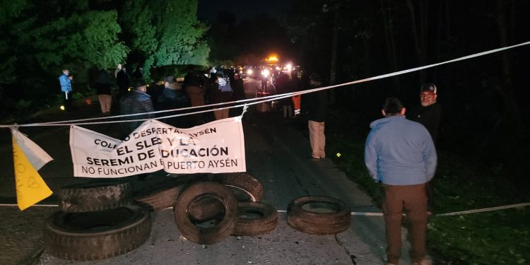 Toma de ruta Continúa. Con sentimientos de rabia, decepción e impotencia terminó la reunión con el Ministro Cataldo