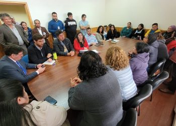 Sin avances concluye reunión entre apoderados de la Escuela Despertar y autoridades