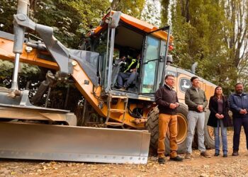 Avanza construcción del camino a Lago Atravesado con apoyo del DFL15