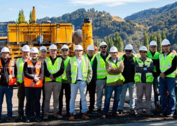 Delegación paraguaya visita Aysén para conocer innovadora tecnología en pavimentación