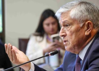 Senador Sandoval por disminución de población de Aysén en Censo 2024: “Debemos hacer una profunda reflexión sobre qué tipo de desarrollo se impulsará en la región”
