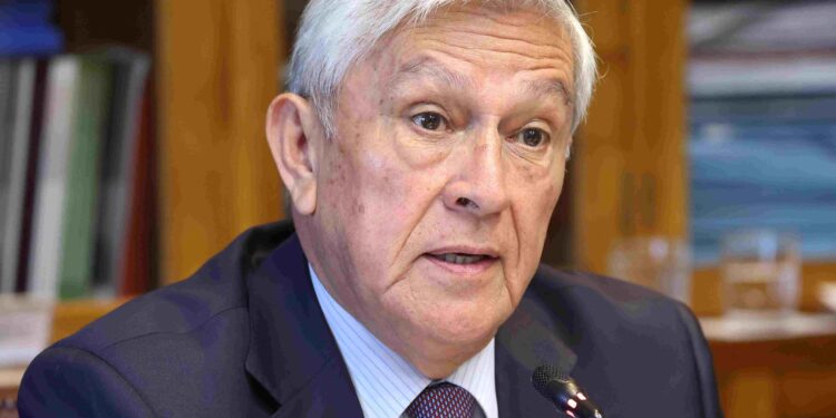 Senador Sandoval insistió en que “no queremos, bajo ningún punto de vista, que el mundo de la pesca artesanal en la región se vea afectado”