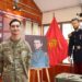Conscripto artista: joven soldado del Destacamento N°14 de Aysén rinde homenaje a Bartolomé Vivar con retrato al óleo