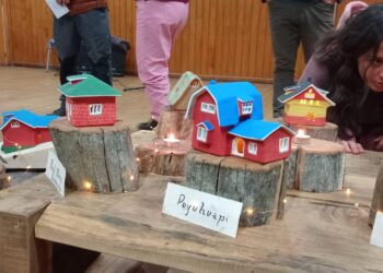 La muestra «Hogar Hoguera» destacó la arquitectura tradicional del norte de Aysén a través de ilustraciones y cerámicas