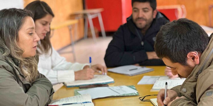 Villa La Tapera contará con profesionales del programa Servicio País tras convenio con Fundación Superación de la Pobreza