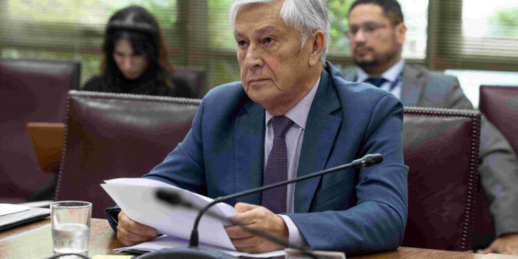 Senador Sandoval pide que anuncios se transformen en obras concretas