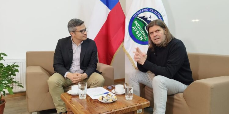 Aysén se proyecta: El Gobernador Santana (UDI) detalla su hoja de ruta estratégica entre ambiciones y realidades fiscales