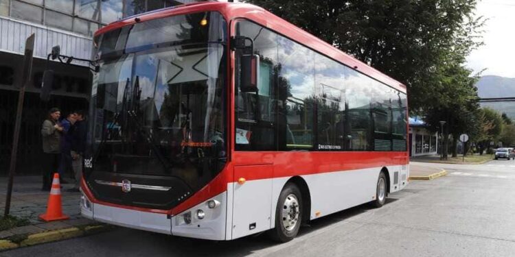 Anuncian convenio de programación para concretar proyecto de buses eléctricos para Coyhaique