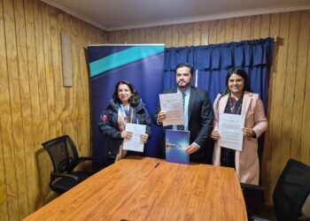 CFT Estatal de Aysén y Sernapesca firman convenio para fortalecer formación técnica en la región