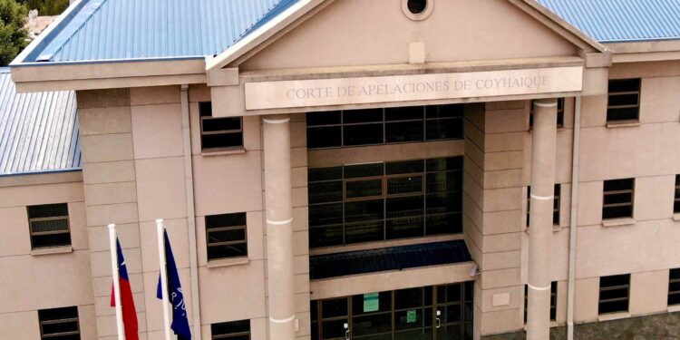 Corte de Apelaciones de Coyhaique rechaza nulidad y confirma condena por homicidio frustrado y tenencia ilegal de armas en Cochrane