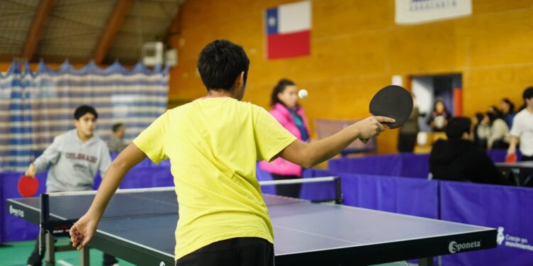 Coyhaique dio el vamos a los Juegos Deportivos Escolares 2025 con estudiantes de toda la región