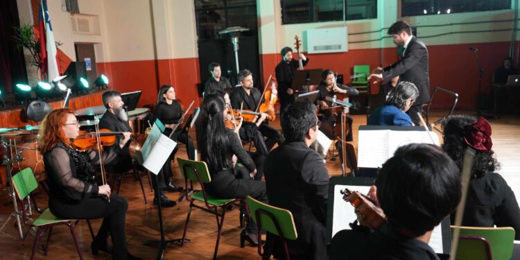 Orquesta de Cámara de la Universidad de Aysén inicia gira con presentaciones