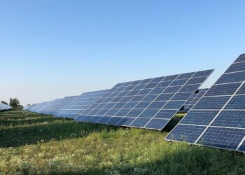 Coyhaique y Cochrane serían pioneras en proyectos de energía solar comunitaria en Aysén