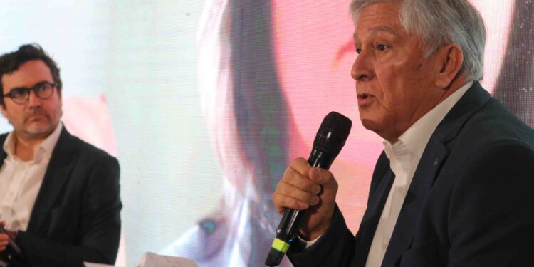 Tras participar en AquaForum 2025: Sandoval considera que resguardo ambiental, desarrollo económico y bienestar social deben ser denominadores comunes para potenciar desarrollo de la región