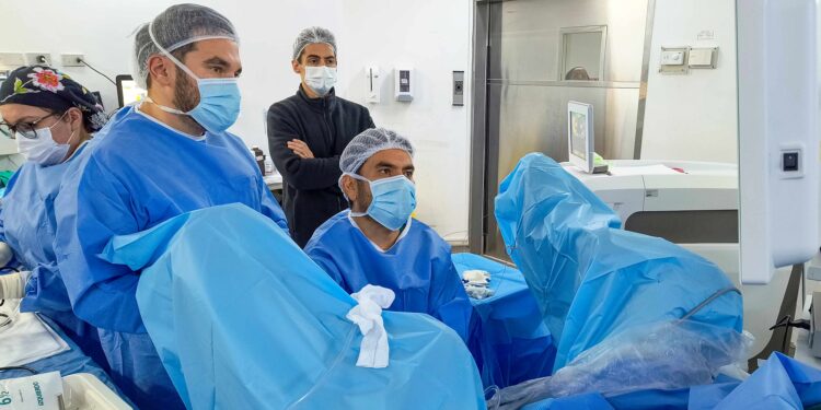 Hospital Regional Coyhaique incorpora cirugía láser para tratar patologías prostáticas
