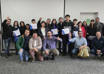Diez estudiantes de Aysén reciben becas de la Cámara Chilena de la Construcción por excelencia académica