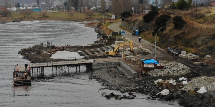 Puerto Guadal: Conservación de muelle alcanza un 86% de avance y proyecta potenciar turismo y conectividad
