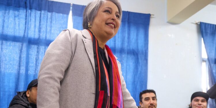 Jara se impone en jornada marcada por el frío y la baja participación en Aysén