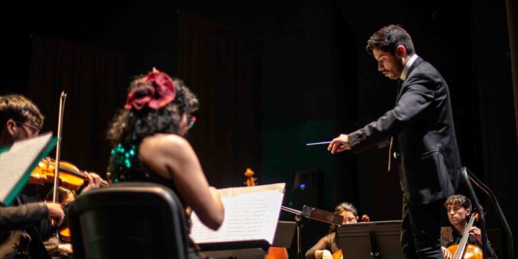 Gira regional de la Orquesta de Cámara de la Universidad de Aysén convocó a cientos de personas en cuatro comunas