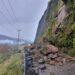 Corte total en Ruta 7 al sur de Puyuhuapi por rodado de rocas