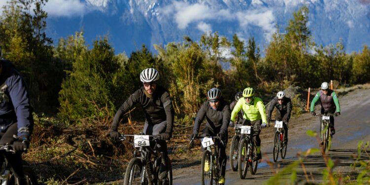 Puerto Aysén: ciclismo, escarcha y comunidad en Bahía Acantilada