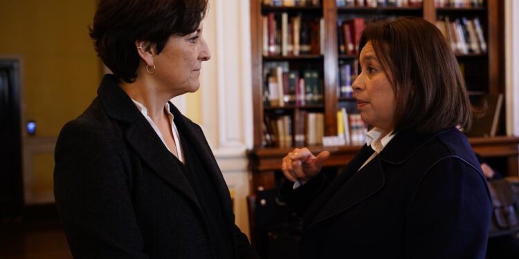 Senadora Órdenes insistió al Ministerio de Salud la necesidad de que se instale una unidad de diálisis en Chile Chico