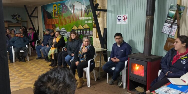 Diputado Miguel Ángel Calisto aborda urgente problema de desempleo en Puerto Chacabuco tras reunión clave con sindicatos de mujeres