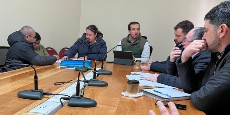 Municipio y Federación de Colectiveros avanzan en proyecto de nuevo terminal para transporte menor en Coyhaique