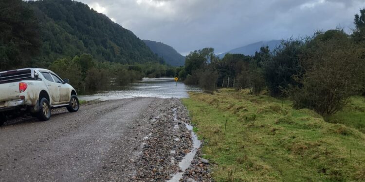 [Actualización 14:00 horas, viernes 18 de julio] Sistema frontal provoca cortes de rutas en Aysén: Vialidad trabaja en despeje y monitoreo