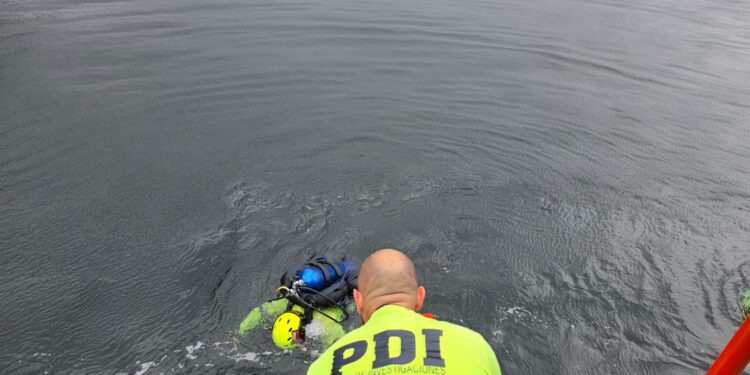 Por muerte de trabajador, realizan inédita pericia subacuática en Fiordo Aysén