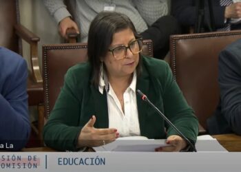 Diputada Marcia Raphael exigió en Comisión de Educación respuestas ante la paralización del proyecto Escuela España