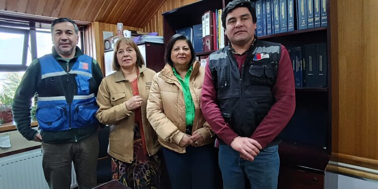 Diputada Marcia Raphael y Core Ana María Mora gestionan avances para proyecto de APR Las Chacras de Cochrane