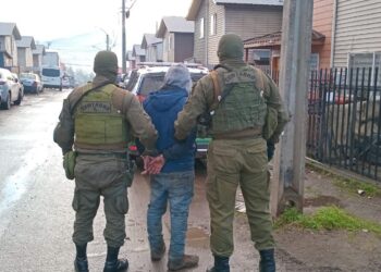 Carabineros detiene a tres prófugos de la justicia en operativo preventivo en Coyhaique