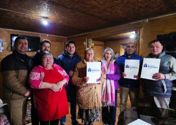 Adultos mayores de Repollal Alto reciben títulos gratuitos de dominio