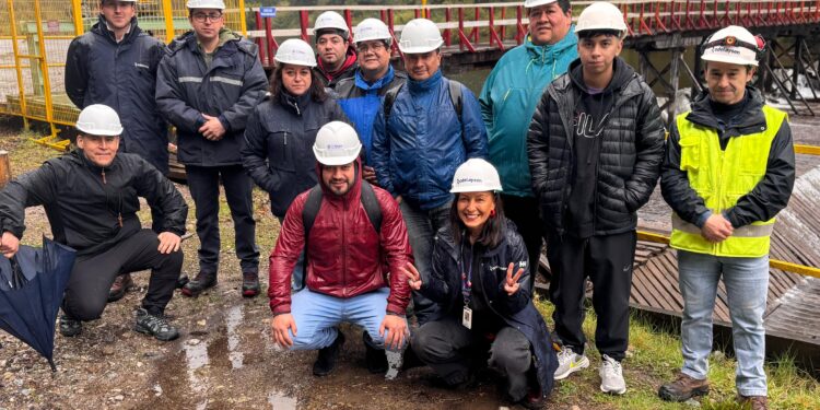 Estudiantes del CFT Estatal de Puerto Aysén visitan Central Hidráulica de Edelaysen en jornada educativa