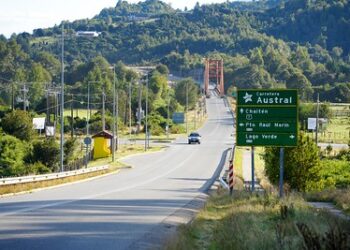 Caravana de transportistas recorre Chile para exigir conectividad en la Macro Zona Austral