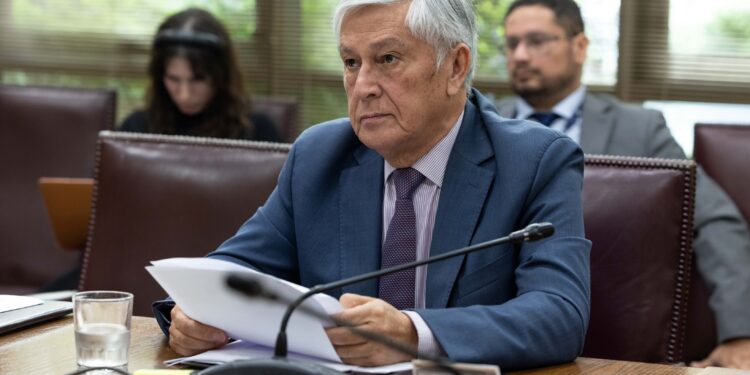 Sandoval por rebaja presupuestaria al GORE Aysén anunciada por Hacienda: “No vamos a permitir que, bajo ninguna circunstancia, esta situación acontezca”