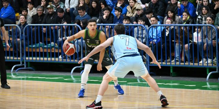 Puerto Aysén vive jornada inaugural de “La Fiesta del Basket” con encuentros internacionales y alta convocatoria