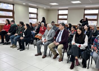 Familiares de víctimas de violaciones de derechos humanos reciben carpetas de calificación en ceremonia realizada en Coyhaique