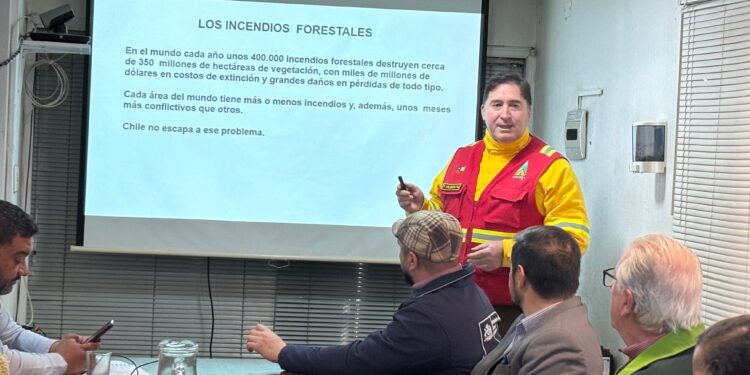 COGRID regional refuerza coordinación para enfrentar incendios forestales en Aysén