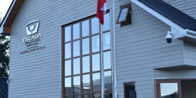 Formalizan a imputado por violación infantil en Villa Mañihuales: Tribunal decreta prisión preventiva