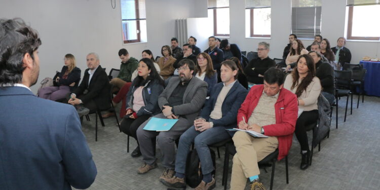 MOP y Cámara Chilena de la Construcción realizan conversatorio sobre Registro de Contratistas en Coyhaique