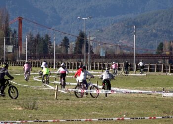 Niños y familias de Aysén participaron en jornada inaugural de Mountain Bike Junior