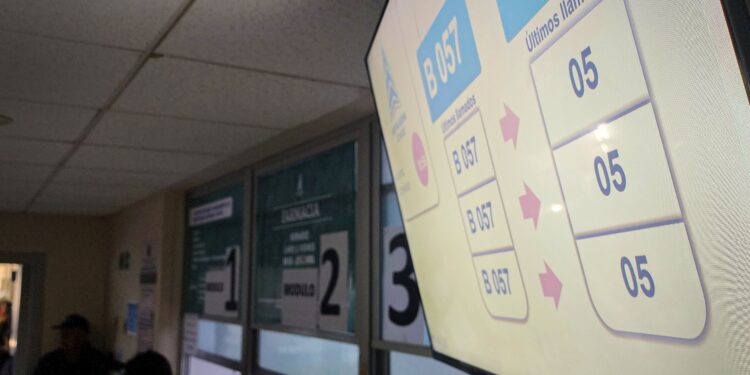 Hospital Regional Coyhaique implementa nuevas estrategias para mejorar atención en Farmacia