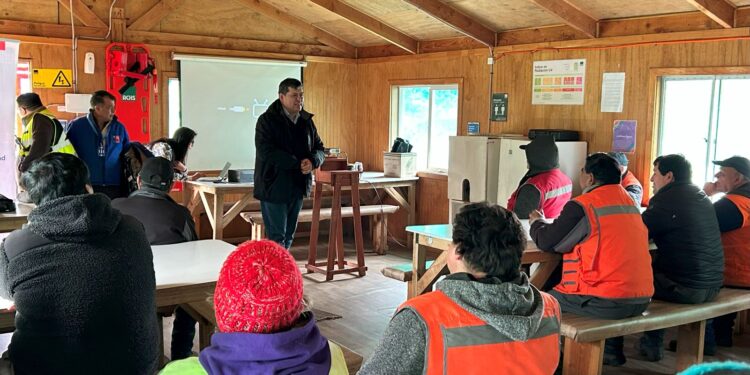 Más de 100 personas participaron en jornada de Plaza de Justicia y Derechos Humanos en Islas Huichas