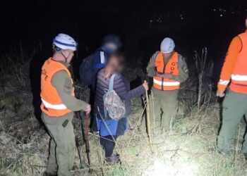 GOPE de Coyhaique rescata a dos personas extraviadas en la cima del cerro Mackay