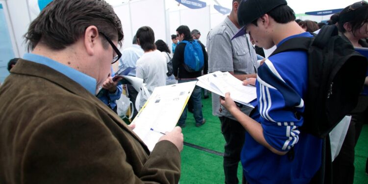 Feria Laboral #HayVacantes ofrecerá más de 100 empleos en Puerto Aysén
